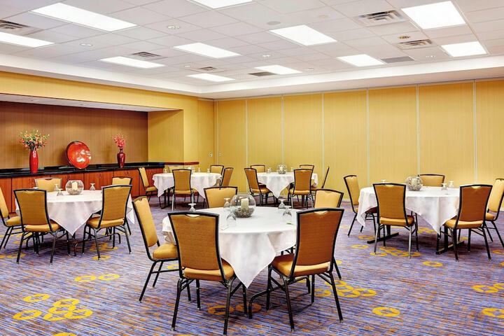 Courtyard by Marriott Phoenix North / Happy Valley