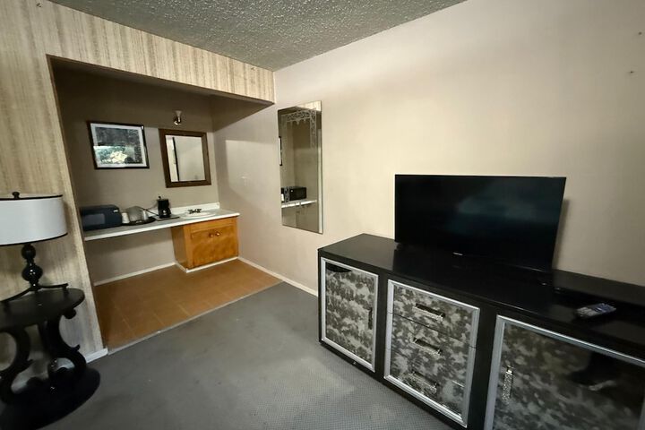 Columbia Inn Motel CA 49