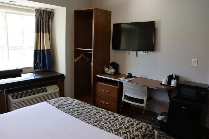 Microtel Inn & Suites by Wyndham Columbus / Near Fort Benning
