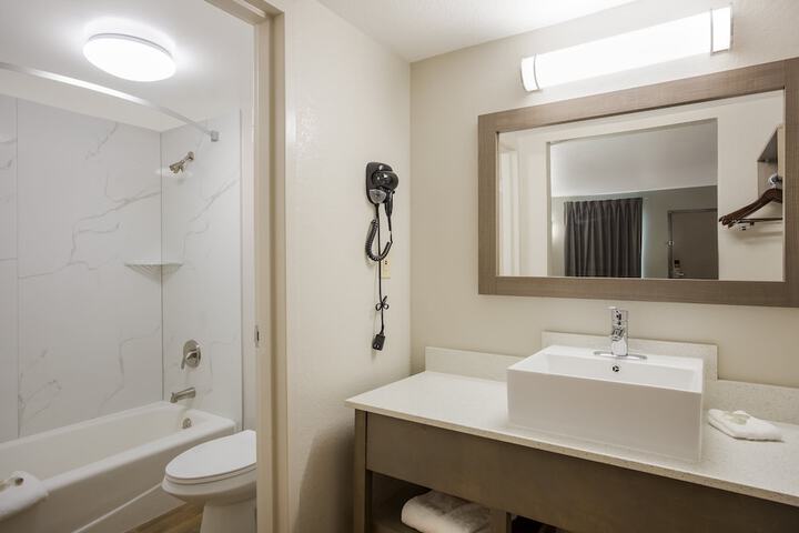 Room 14 of 34