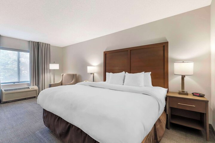 Room 20 of 33