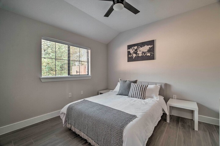 Well-appointed Montgomery Home w / Fenced Yard