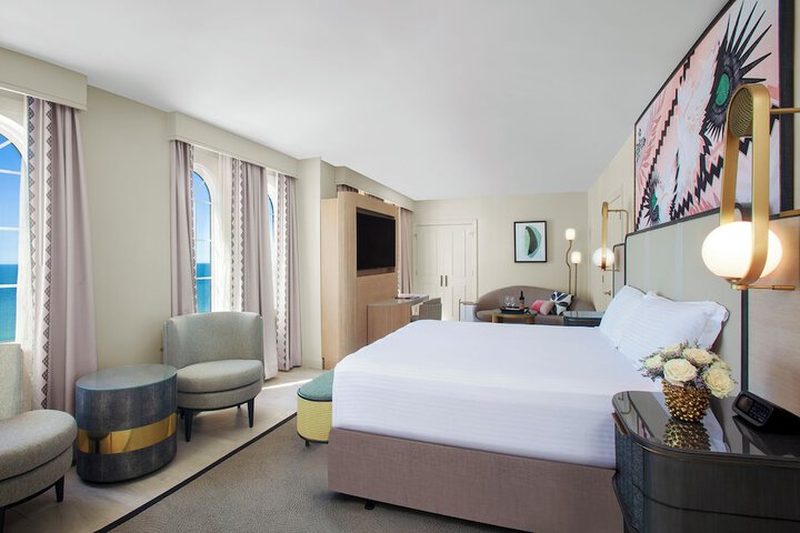 Room 42 of 105