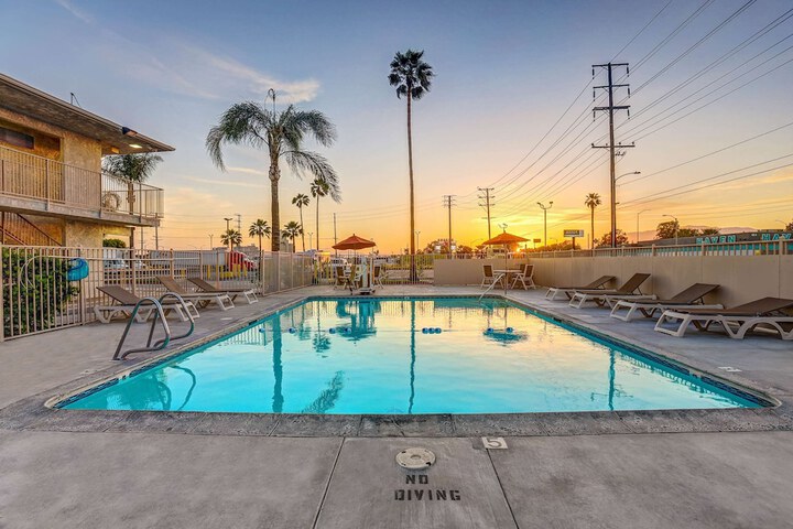 Pool 6 of 29