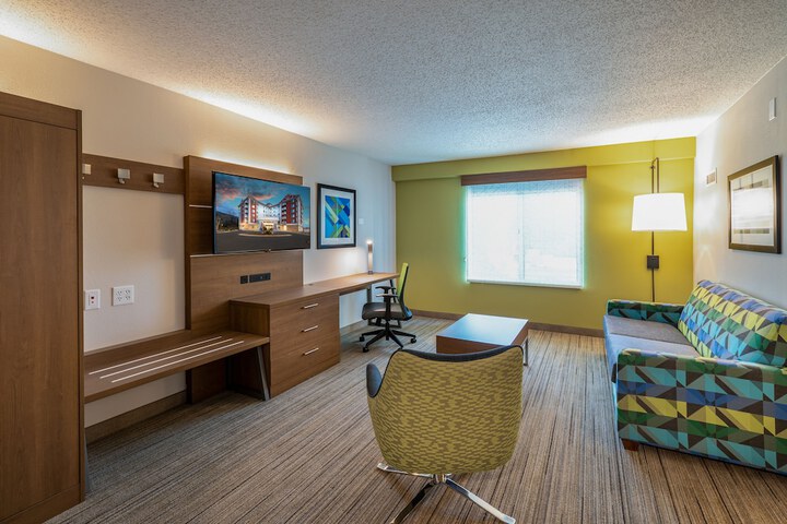 Room 12 of 48