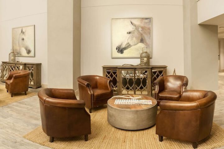 Hotel Renovo Des Moines UrbandaleTapestry Collection Hilton