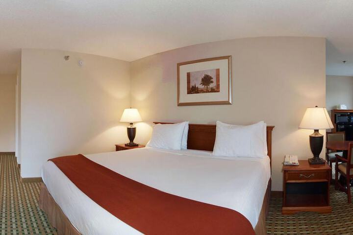 Room 4 of 19