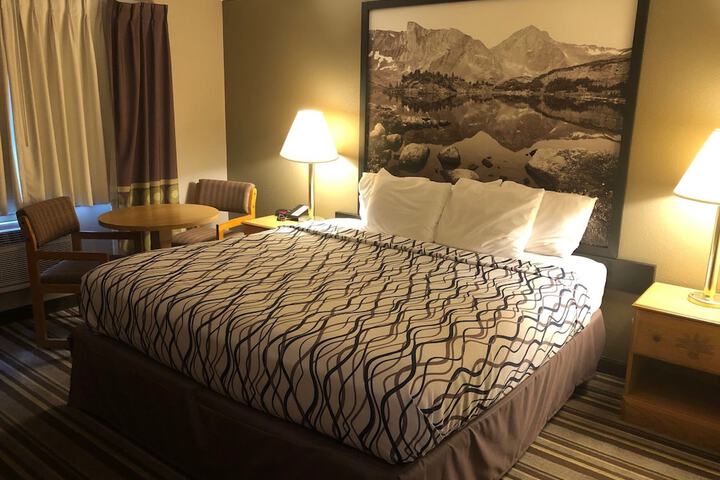 Room 14 of 16