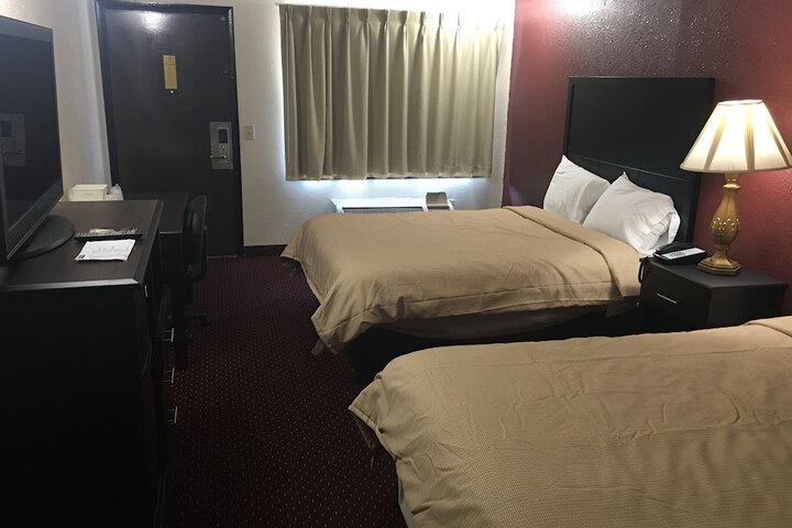 Super 9 Motel