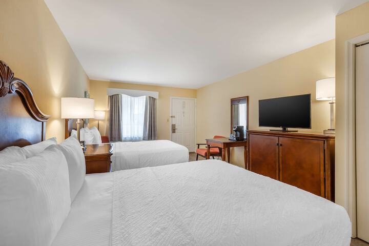 Room 32 of 38