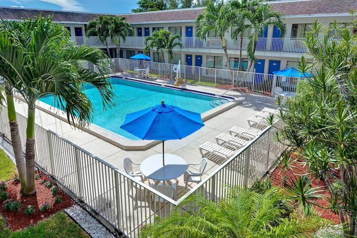Pool 6 of 24