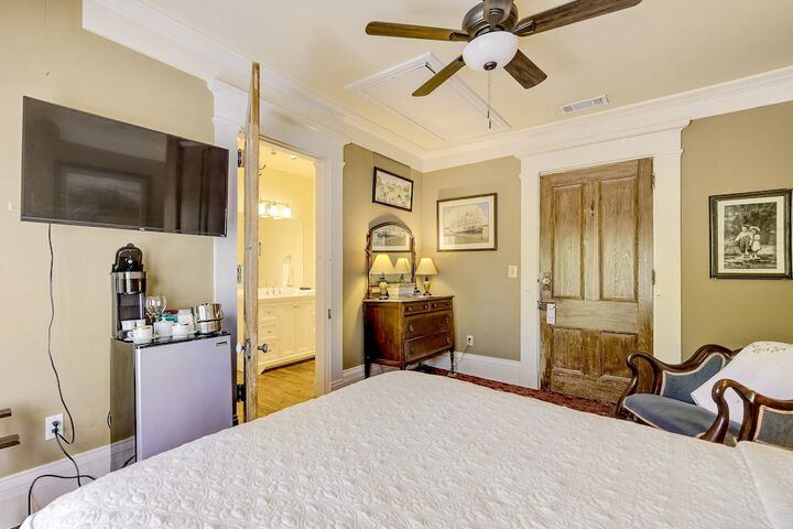 Room 95 of 147