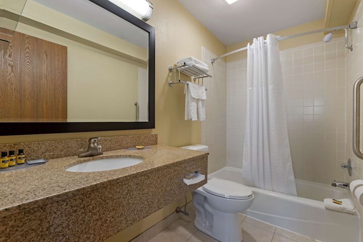 Room 10 of 34