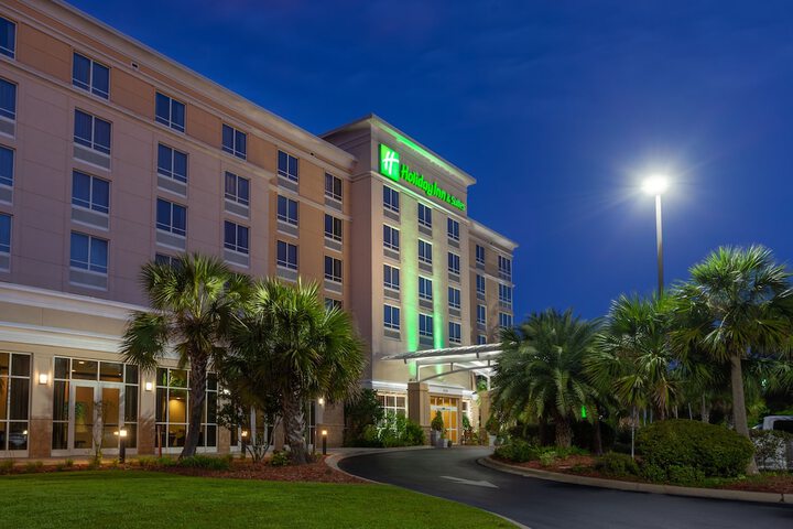 Hotel 3 of 82
