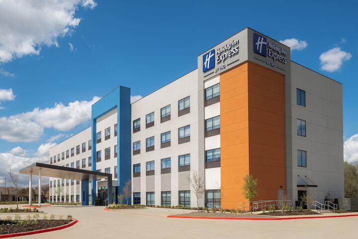 Holiday Inn Express & Suites DFW Airport Southwest - Euless