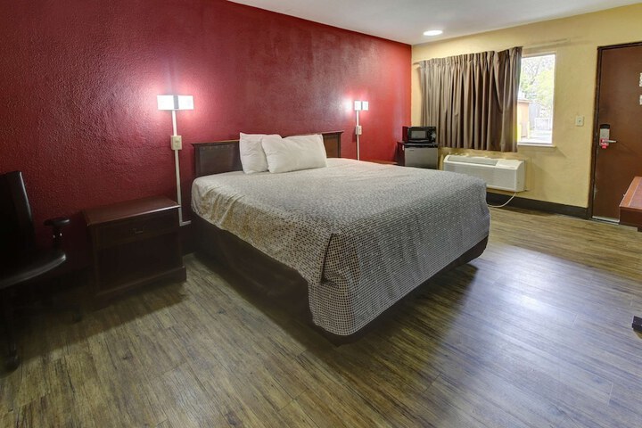 Room 15 of 26