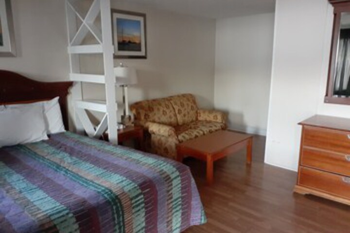 Town Line Motel