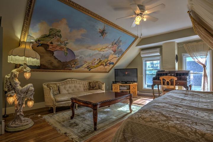 Room 27 of 41