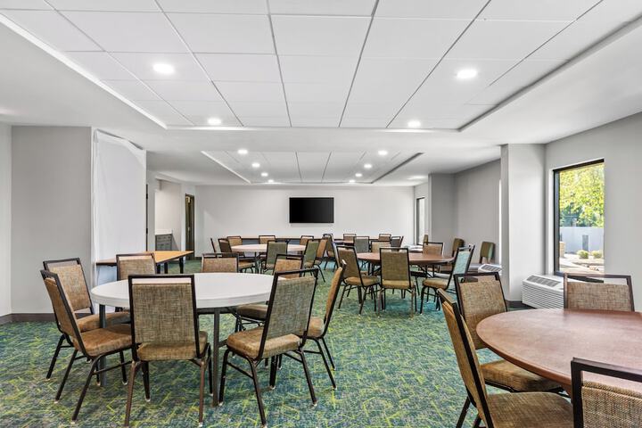 Spark by Hilton Bardstown