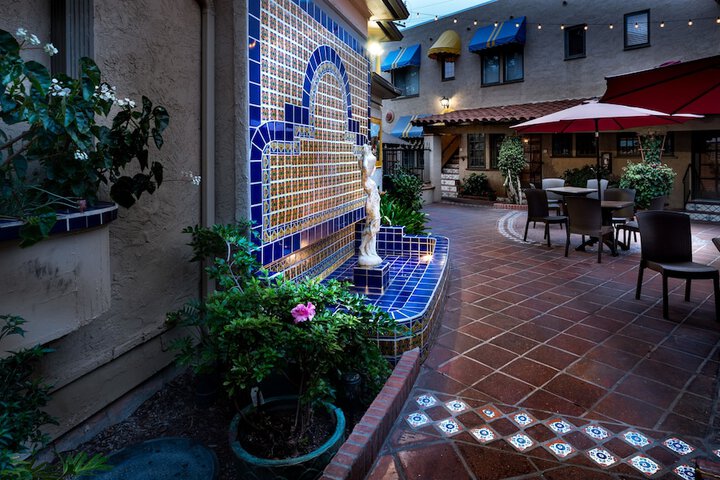Hotel 5 of 52