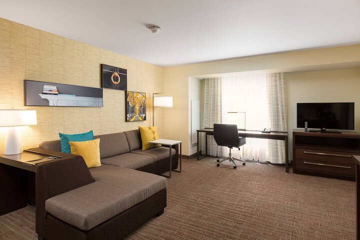Room 11 of 25