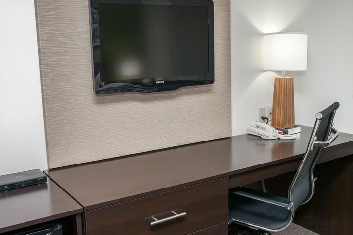 Room 32 of 54