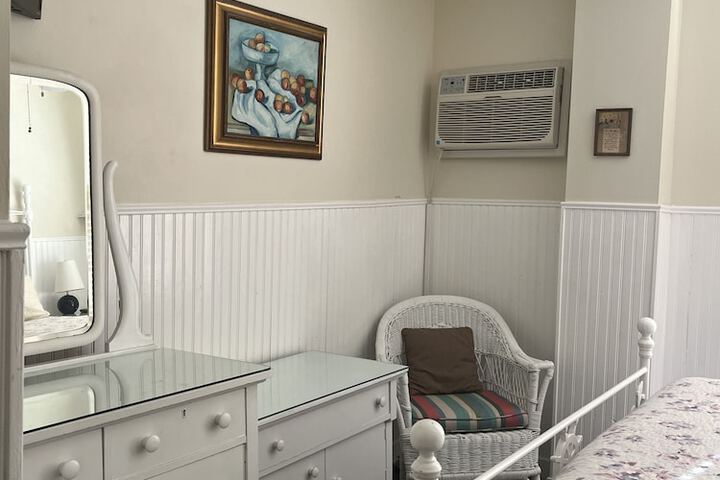 Room 52 of 162