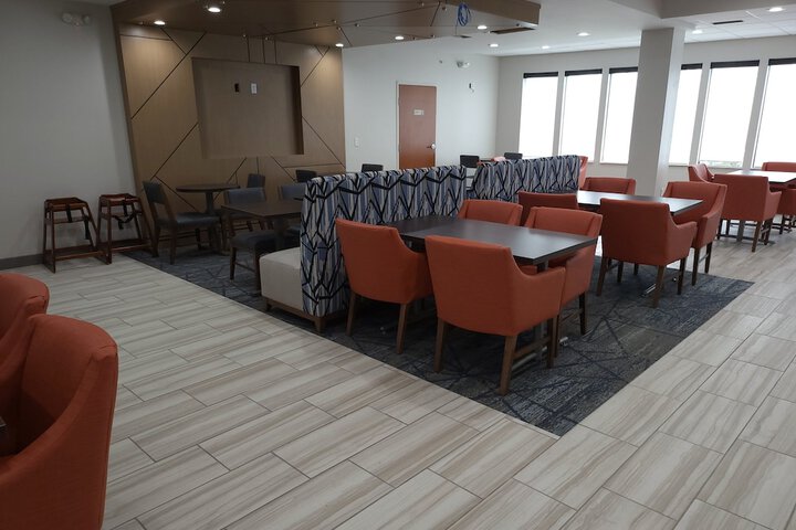 Holiday Inn Express Hotels and Suites Dayton North Tipp City by IHG