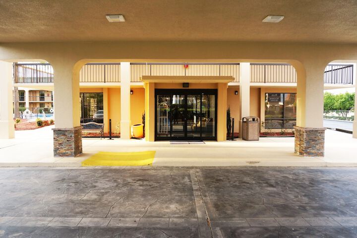 Hotel 2 of 81