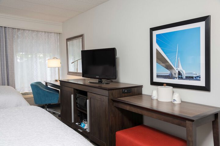 Room 10 of 29