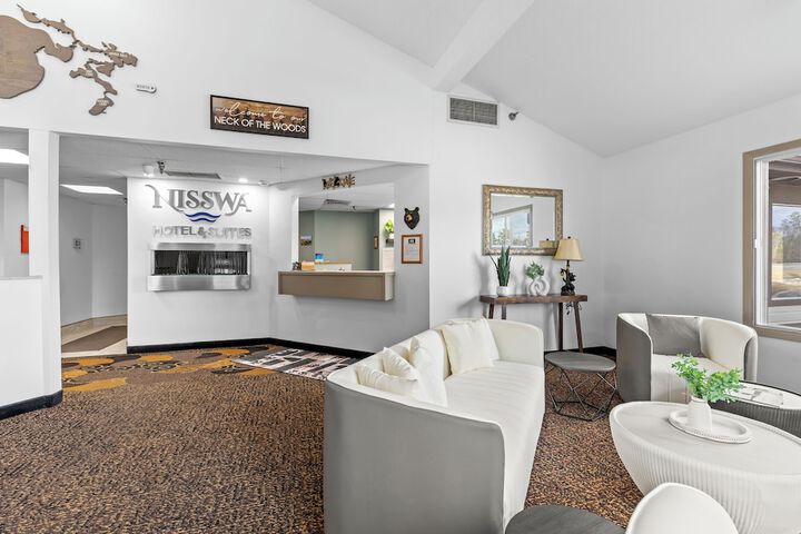 Nisswa Hotel and Suites