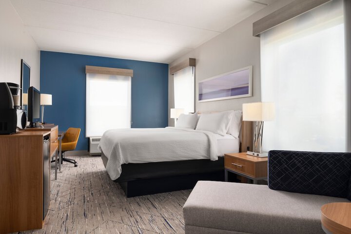 Room 15 of 38