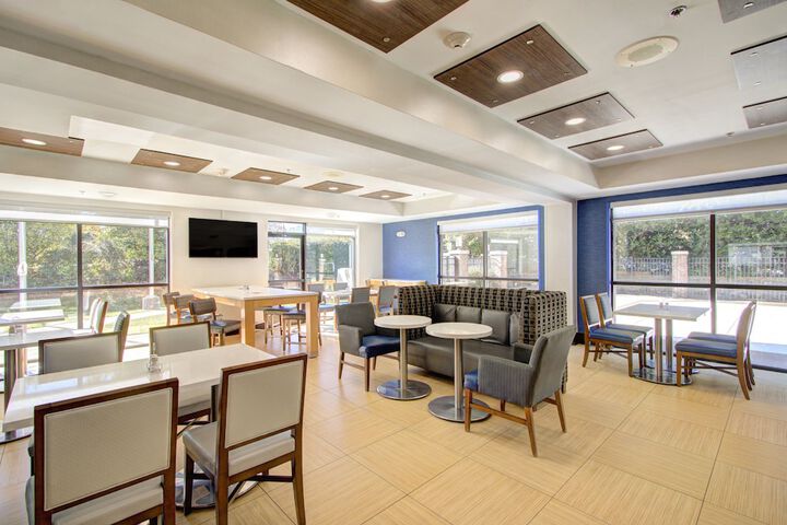 Holiday Inn Express & Suites Charlotte-Concord-I-85 by IHG