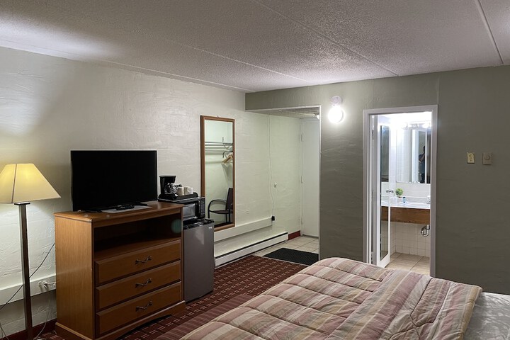 Room 15 of 28