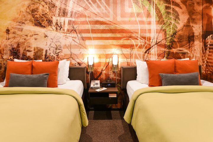 The Tangerine - a Burbank Hotel