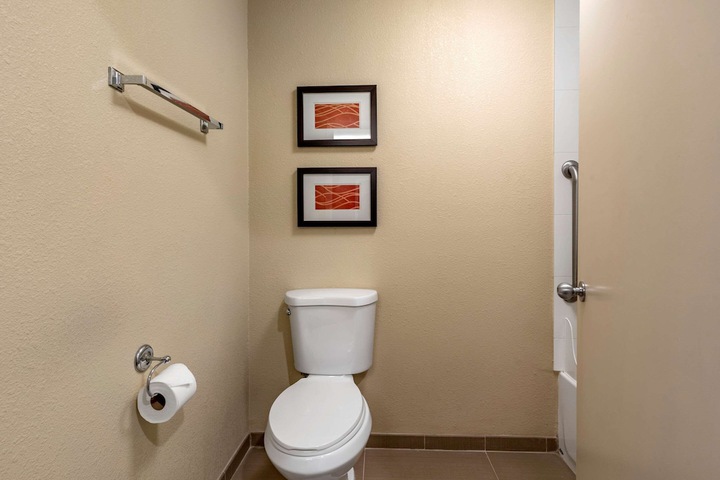 Room 30 of 48