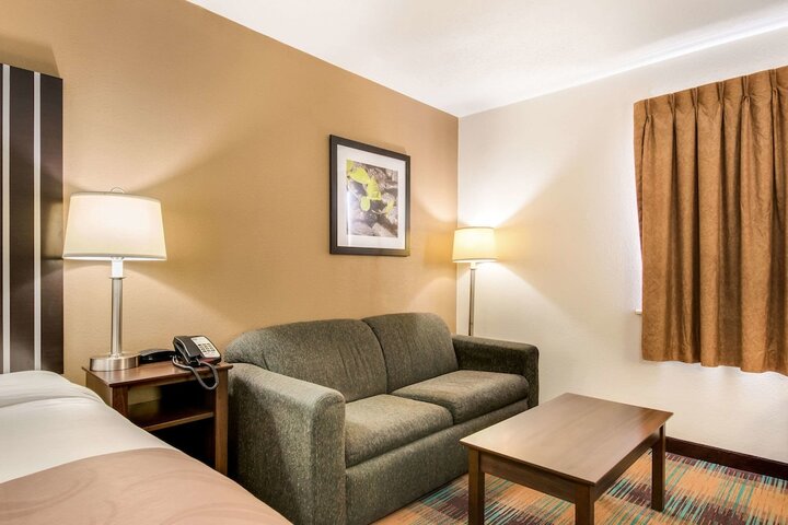 Room 27 of 43