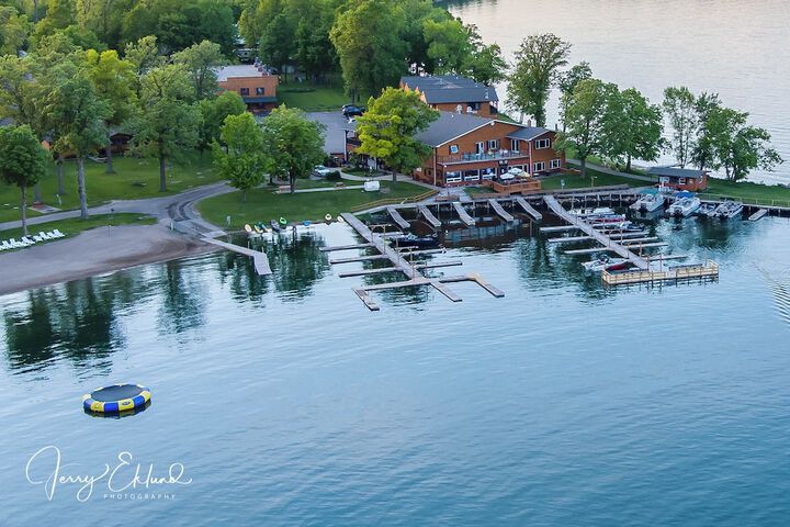 Horseshoe Bay Lodge