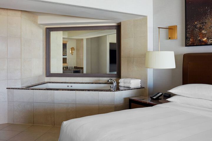 Room 25 of 100