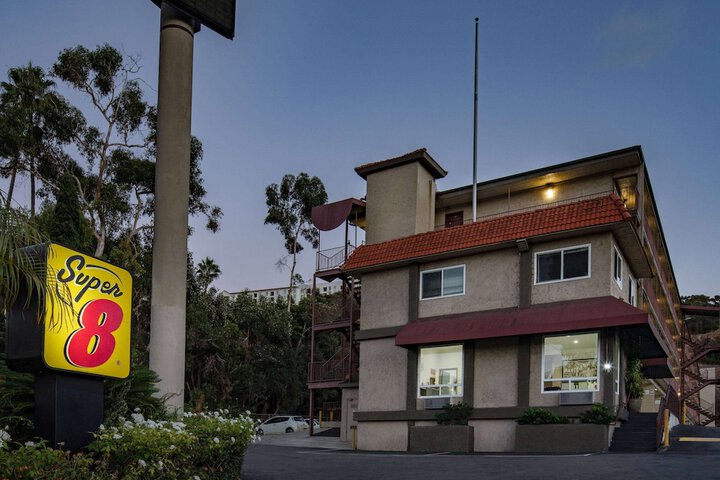 Hotel 7 of 43
