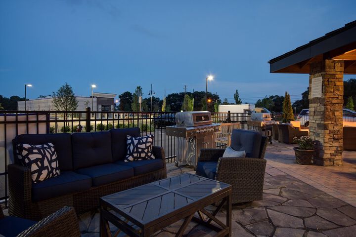 Staybridge Suites Sterling Heights - Detroit by IHG