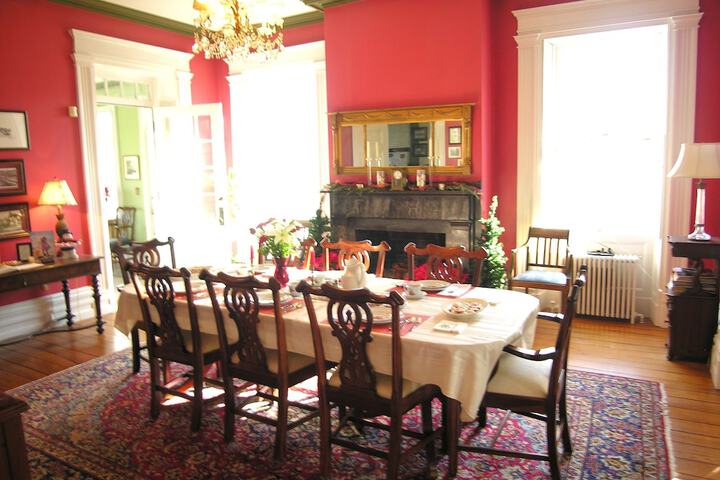Delano Homestead Bed & Breakfast