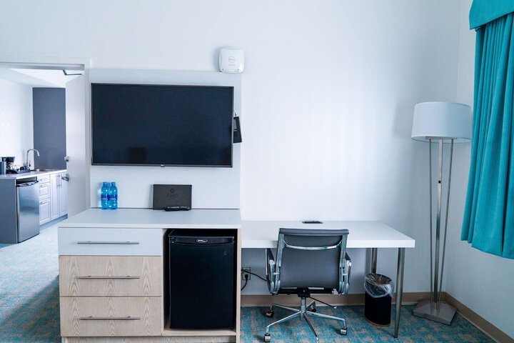 Room 7 of 28