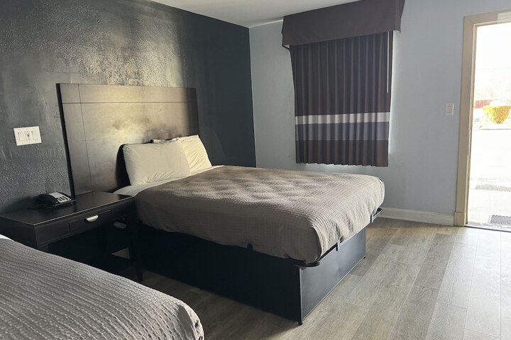 Room 8 of 17