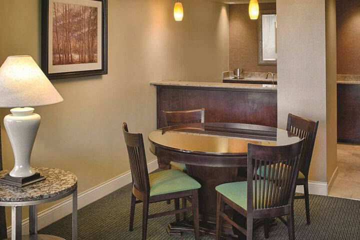 DoubleTree by Hilton Seattle Airport