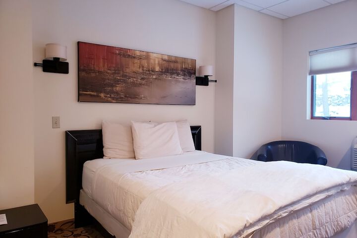 Lowell Inn