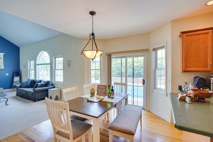 Expansive Upstate Home w / Home Theater!