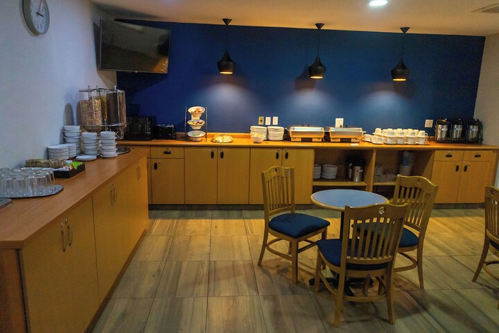 Breakfast/Coffee Service 79 of 89