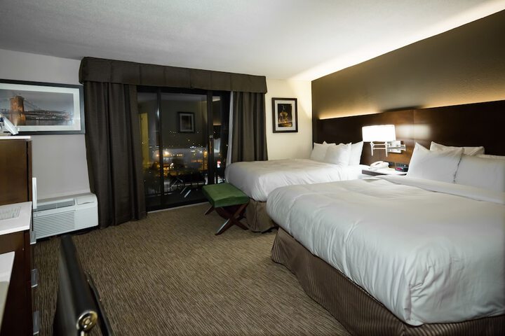 Radisson Hotel Cincinnati Riverfront