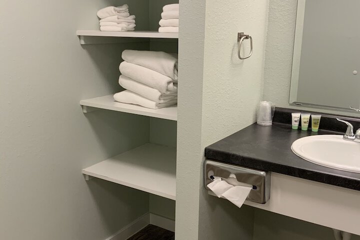 Room 121 of 259